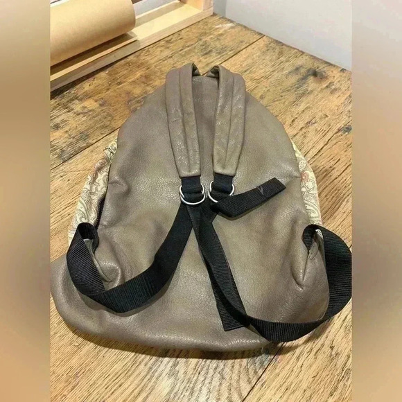 📍 COACHELLA Convertible Backpack with Interchangeable Pocket - Picture 4 of 10